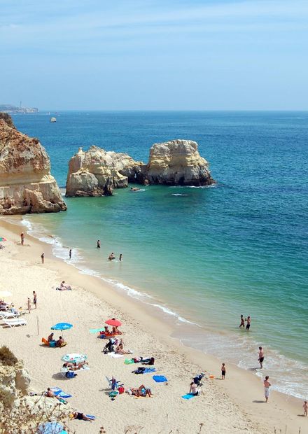 Ficheiro:Praia da Rocha, Portimão 2.jpg ...