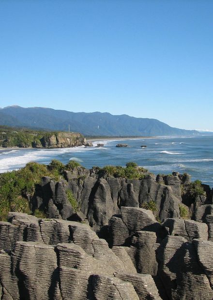 File:Punakaiki - looking south.jpg ...