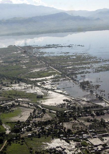 File:Gonaives, Haiti.JPG - Wikipedia