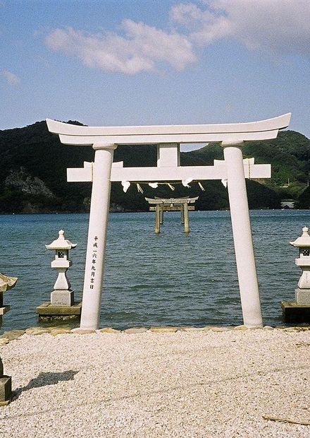 File:Watatsumi shrine.JPG - Wikimedia ...
