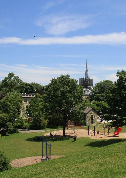 File:WPQc-106 Parc de l'Esplanade.JPG ...