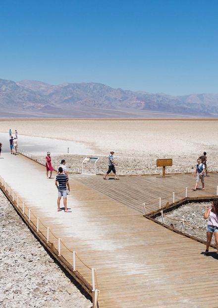 File:Badwater Basin, Death Valley.jpg ...