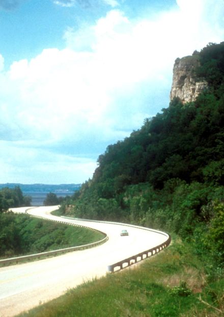 File:GreatRiverRoadWI.jpg - Wikipedia