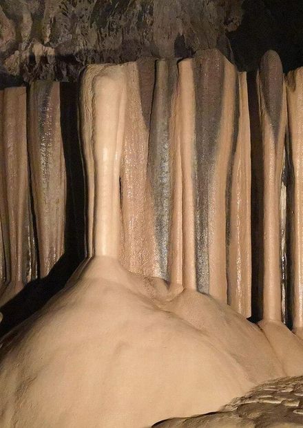 File:Sumaguing Cave 2018.jpg ...