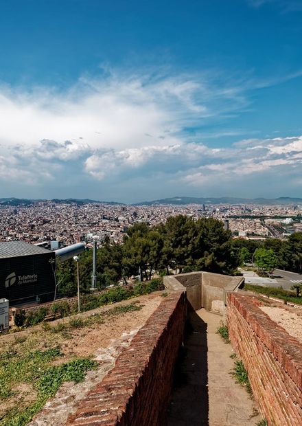 File:Barcelona - Montjuïc - Castell de ...
