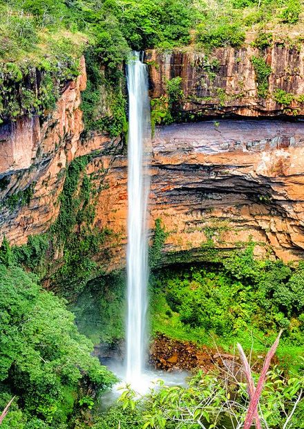 File:Cachoeira Véu de Noiva - Chapada ...