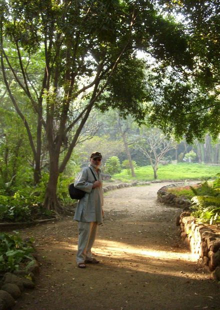 File:2008 01 Osho Park, Pune, India.jpg ...