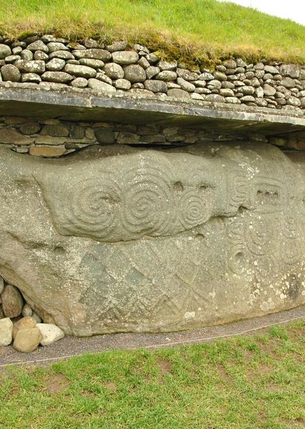 File:Newgrange Stone Age Passage Tomb ...