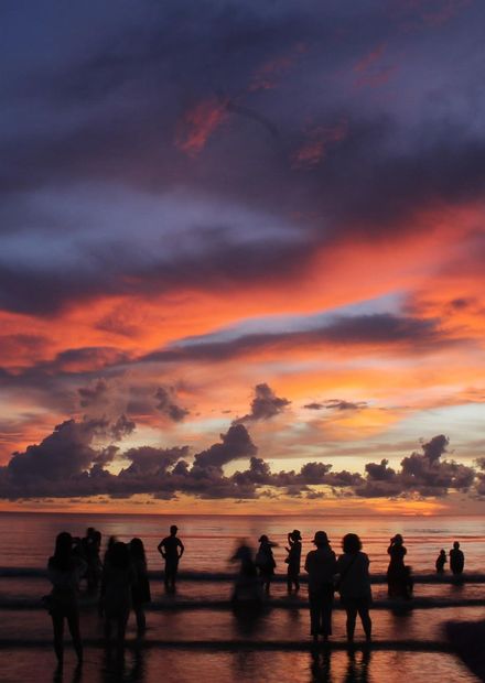 File:Tanjung Aru beach sunset view.jpg ...