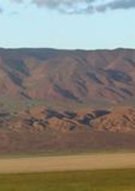File:Ikh Bogd Uul mount, Gobian Altay ...