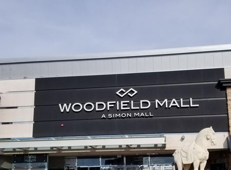 File:Woodfield Entrance.jpg - Wikimedia ...