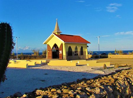 File:Alto Vista Chapel Front View 2.jpg ...