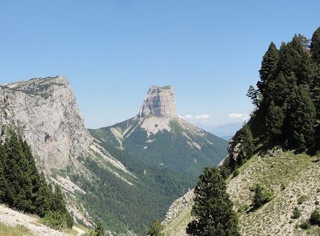 File:Mont Aiguille vu du Pas de l ...