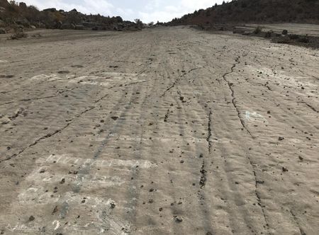 File:Dinosaur-plateau.jpg - Wikimedia ...