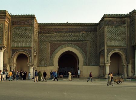 Fichier:Bab Mansour gate.jpg — Wikipédia
