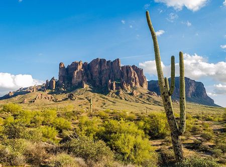 File:Superstition Mountains.jpg ...