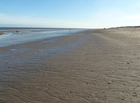 File:Skegness beach - view southwards ...