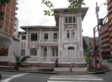 Archivo:Casa en el barrio Granada. Cll ...