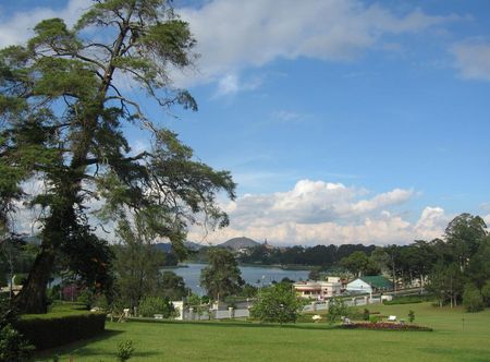 Da Lat, view to Xuan Huong lake.jpg ...