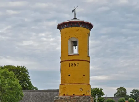 Fil:Klokketårn i Nordby (Samsø, Danmark ...