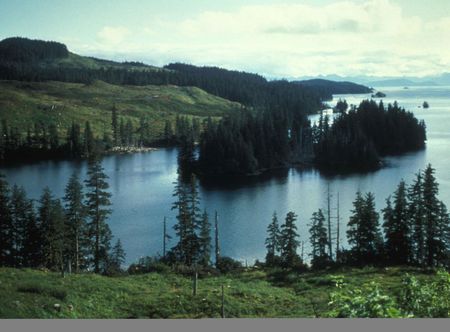 File:Scenic view of lagoon.jpg ...