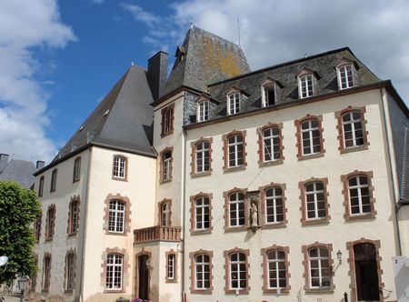 File:Wiltz castle 2012-07.JPG ...