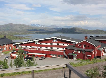 File:Riksgränsen tourist resort.jpg ...