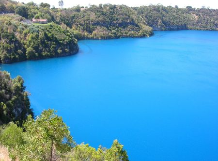 File:Blue Lake, Mount Gambier.jpg ...