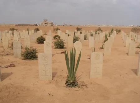 File:Commonwealth cemetery Tobruk5.JPG ...