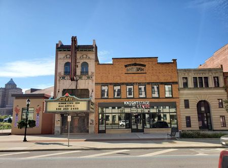 File:Akron Civic Theatre and Knight ...