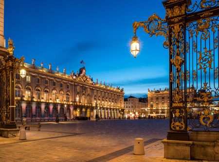File:Place Stanislas et ses grilles à ...