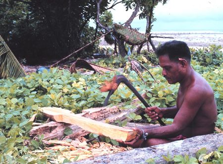 File:Making paddle with adze, Tobi ...