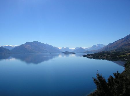 File:Lake Wakatipu by Queenstown.jpg ...