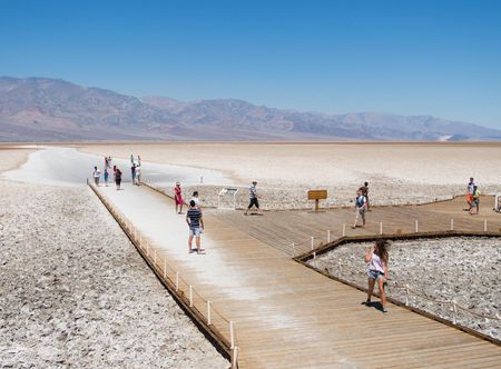 File:Badwater Basin, Death Valley.jpg ...