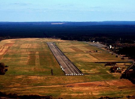 Plik:Zegrze Pomorskie Airport.jpeg ...