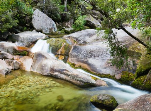 File:Cleopatras Pool, Abel Tasman National Park.jpg - Wikimedia Commons