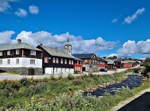 File:Røros Hitterelva Trøndelag Norway (2022.08.04).jpg - Wikimedia Commons