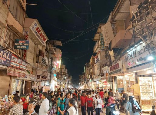 File:Laad Bazar market complex beside the Charminar in Hyderabad 07.jpg -  Wikimedia Commons