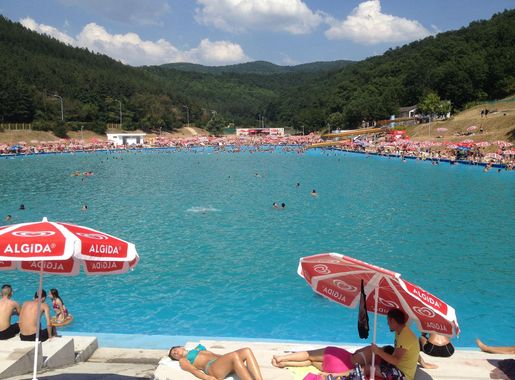 File:Swimming pool Germia Park in Prishtina 3.JPG - Wikimedia Commons