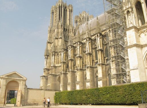 File:Reims Cathedral nave exterior south.JPG - Wikimedia Commons