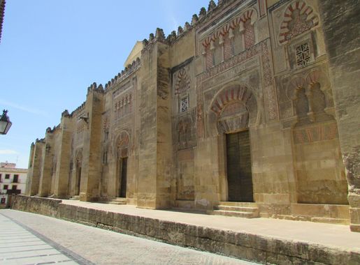 File:Puerta San Nicolás, Cathedral Mosque, Cordoba, 21 July 2016 (2).JPG -  Wikimedia Commons