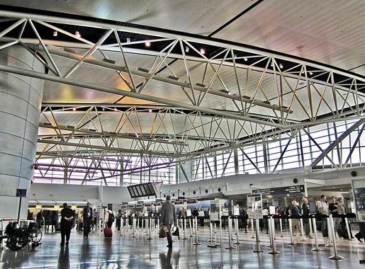 File:Terminal E Waiting area.jpg - Wikipedia