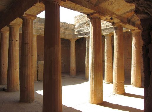 File:Tombs of the Kings Paphos Cyprus Tomb 3 4.JPG - Wikimedia Commons