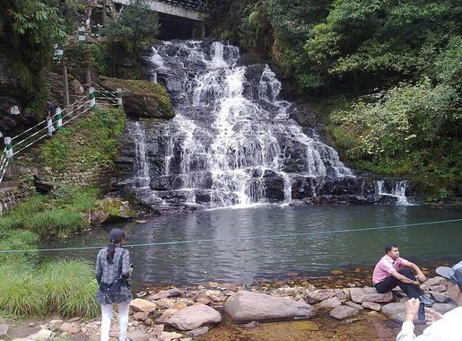 File:Elephant Falls.jpg - Wikimedia Commons
