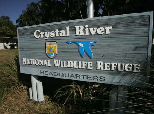File:Crystal river national wildlife refuge visitor center sign.jpg -  Wikimedia Commons