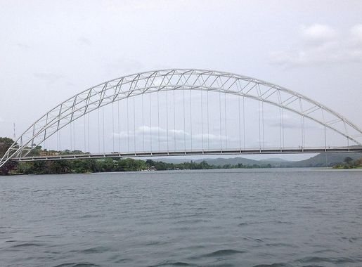 File:Adomi Bridge at Atimpoku.JPG - Wikimedia Commons