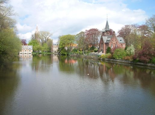 File:Bruges Minnewater.JPG - Wikimedia Commons