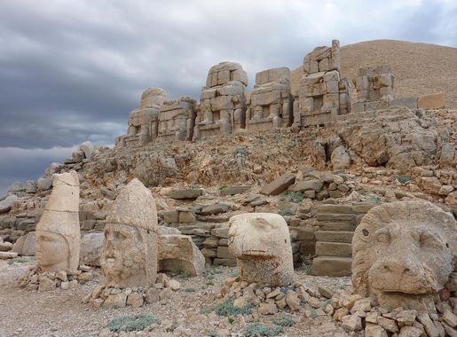 File:Mount Nemrut (3).JPG - Wikipedia