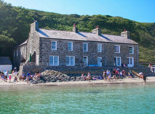Free Images : beach, house, architecture, shoreline, beachgoers, seaside,  cottage, mountain, lake, tourism, vacation, tree, boat, river, vehicle,  building, recreation, leisure, home, sea, coastal and oceanic landforms,  watercraft, bay, boating, coast, inn,