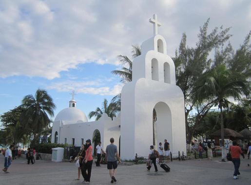 Archivo:Catholic Chapel of Our Lady of Carmen in Playa del Carmen.JPG -  Wikipedia, la enciclopedia libre